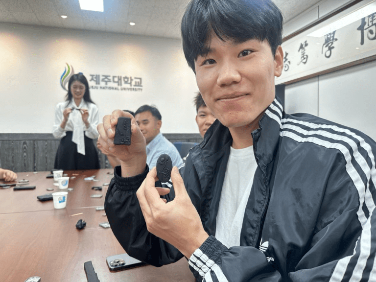 Arte tradicional de fabricação de incenso conquista estudantes na Coreia do Sul