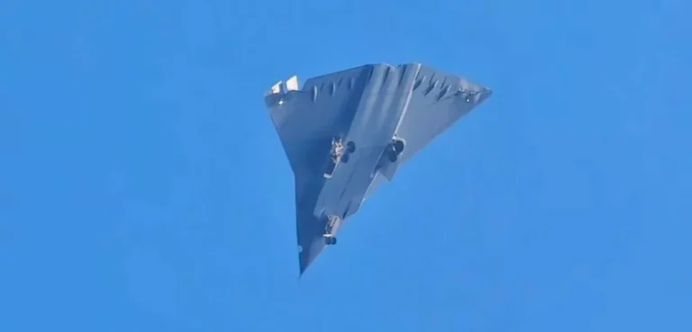 Lançamento de novo caça supersônico marca avanço da China na corrida tecnológica militar