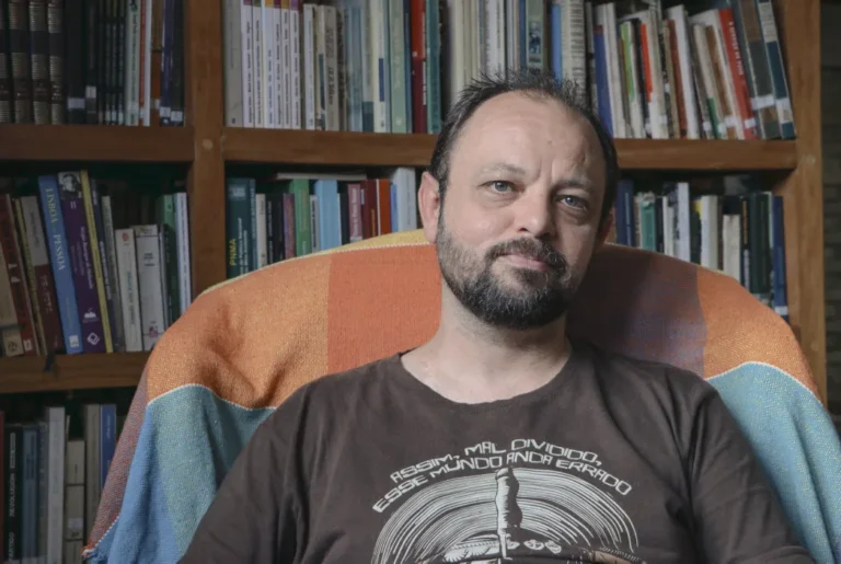 Estamos caminhando para uma ‘terceira onda do fascismo no mundo’, diz analista político