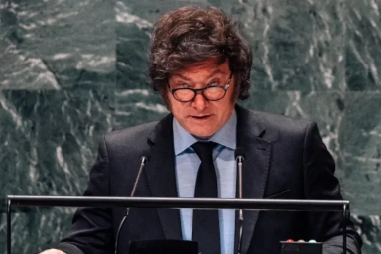 Governo Milei ameaça remover feminicídio do código penal da Argentina