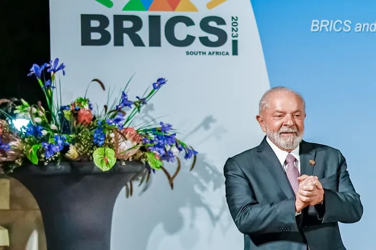 Brasil assume presidência do Brics e vai sediar cúpula do bloco no Rio de Janeiro
