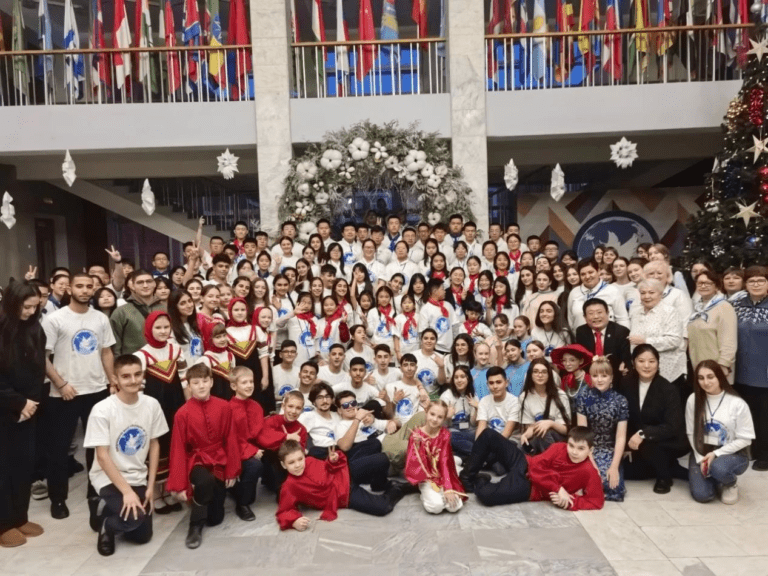 Alunos da Escola Secundária Nº 5 de Shanxian Participam do Acampamento de Inverno “Férias na Rússia” 2025
