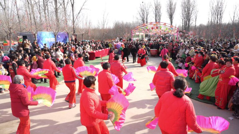 Alegria e Tradição Marcam as Festividades de Yuanxiao em Dingtáo, Shandong