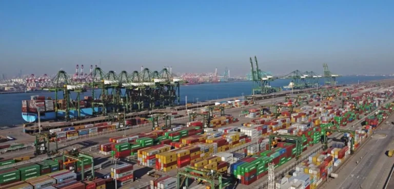 Após tarifaço de Trump, exportações da China crescem 12,4% em março
