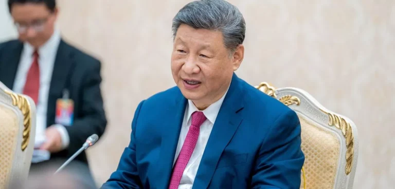 Xi Jinping propõe aprofundar laços com União Europeia e reforça oposição ao unilateralismo