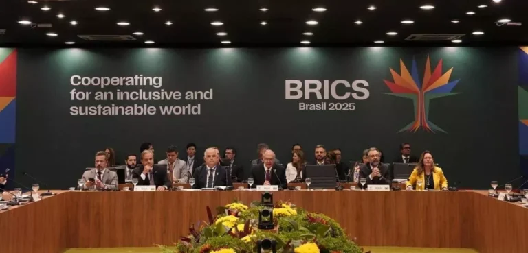 BRICS aprova plano para apoiar pequenos negócios com foco em digitalização e inteligência artificial
