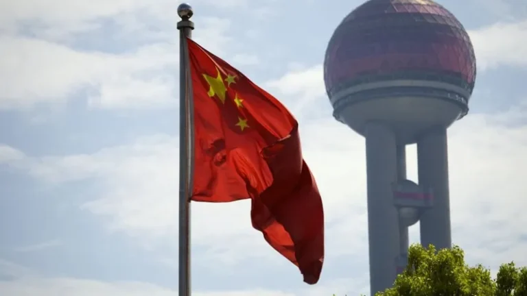 China critica ataque dos EUA ao Irã e alerta para risco de escalada no Oriente Médio