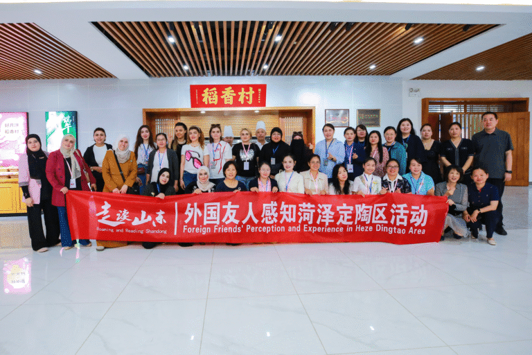 Oficinas de Capacitação para Mulheres da Ásia e da África Francófona visitam o distrito de Dingtao, na China