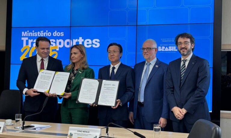 Brasil e China firmam acordo estratégico para ferrovia transcontinental ligando Bahia ao Pacífico