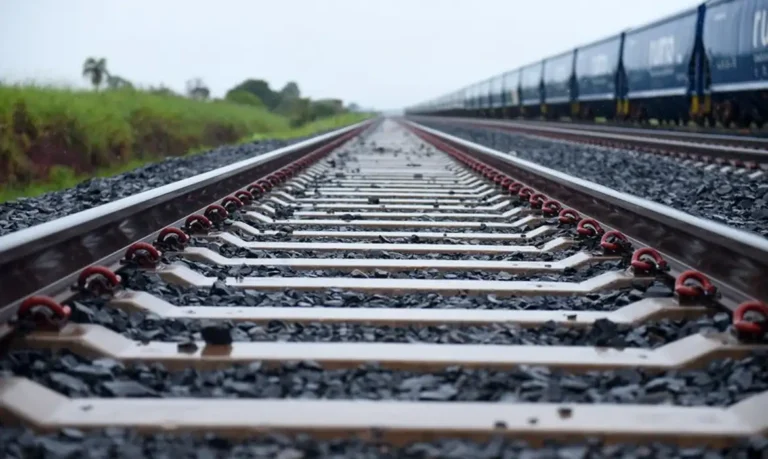Brasil e China intensificam diálogo sobre investimentos no setor ferroviário