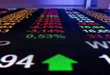 Ibovespa fecha em alta com alívio global após recuo de Trump sobre tarifas à China