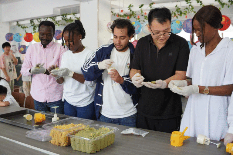 Shanxian celebra o Festival do Meio Outono com evento cultural que une chineses e estrangeiros