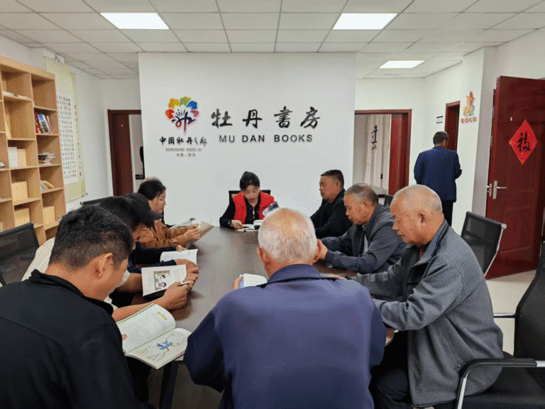 Leitura em comunidade fortalece laços culturais em Binhé, Distrito de Dingtao