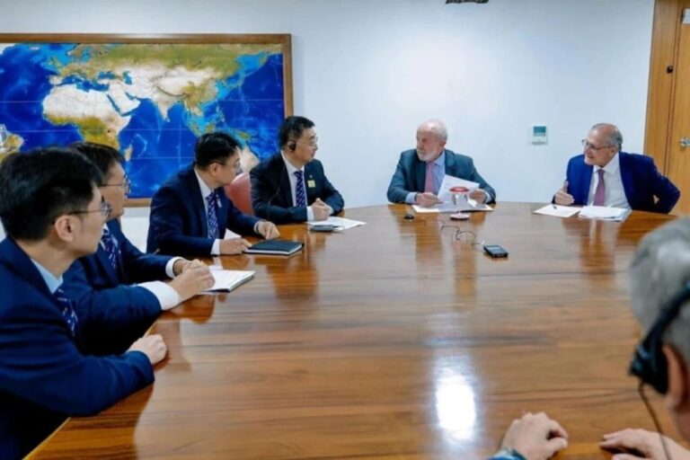 Lula recebe XCMG e discute novos investimentos chineses