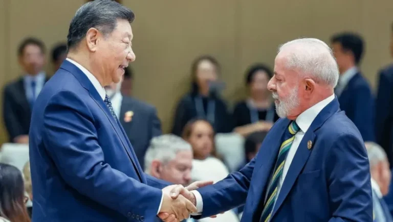 China reduz drasticamente compras de soja dos EUA e amplia importações do Brasil