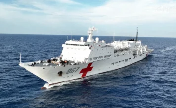 Brasil autoriza navio-hospital da Marinha chinesa a atracar no Rio