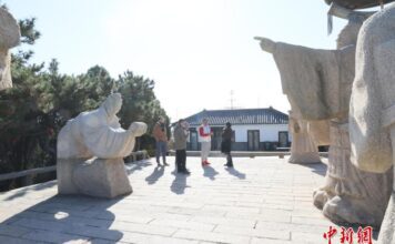 Mídia estrangeira visita Qingdao e descobre o apelo cultural da Nova Área da Costa Oeste