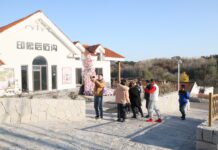 Mídia internacional visita vilas históricas de Qingdao e vê força da revitalização rural