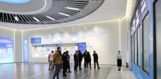 Mídia internacional visita zona de cooperação da OCS em Qingdao em busca de novos caminhos para o comércio regional