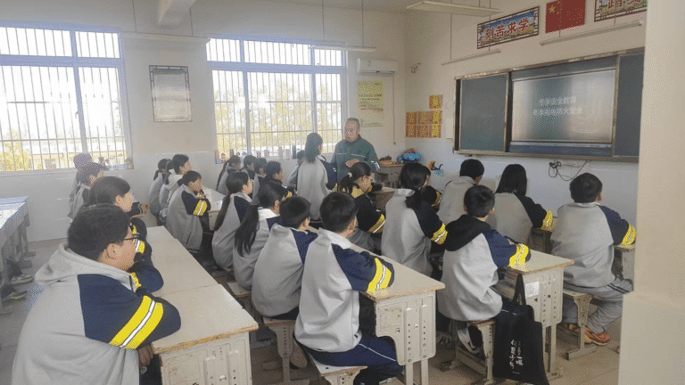 Segurança Dupla: Ação Conjunta para Proteger Escolas Contra Riscos Elétricos e Incêndios
