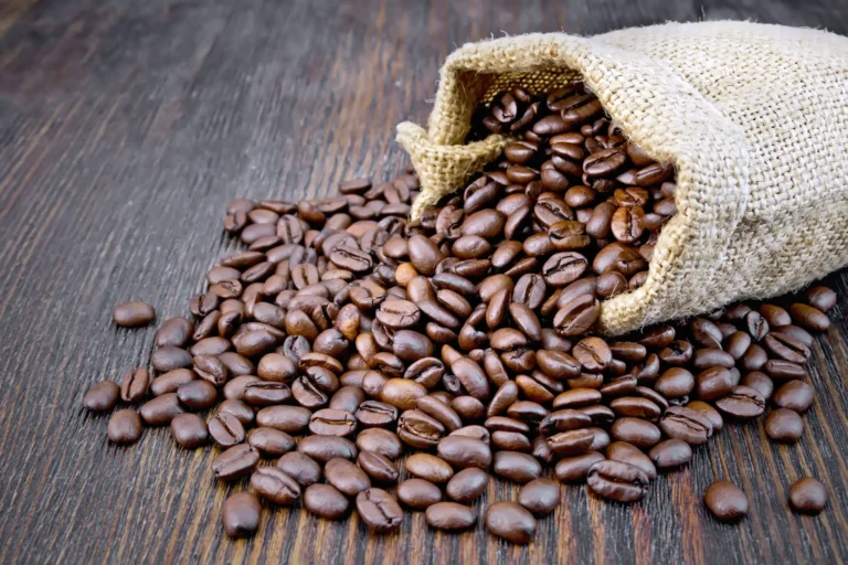 China avança no mercado e se torna sexto maior comprador de café do Brasil