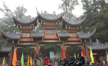 Cavas “1573” em Luzhou mantêm produção ininterrupta há mais de 450 anos