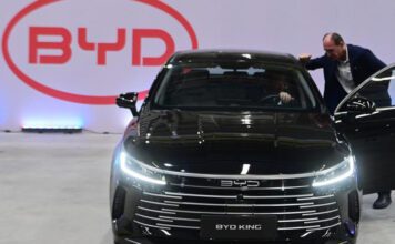 Veículos chineses ganham espaço no Brasil em 2025, mas indústria local sente impacto da alta de juros