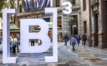 B3 e Bolsa de Hong Kong firmam acordo para ampliar cooperação técnica e comercial