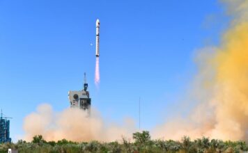 China anuncia planos de centros de dados de IA no espaço e mira concorrência com SpaceX