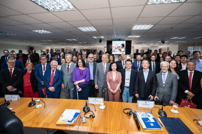 Brasil e China ampliam cooperação em inovação agrícola para fortalecer a agricultura familiar