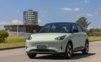 China vende mais de 1 carro por segundo e bate recorde em 2025