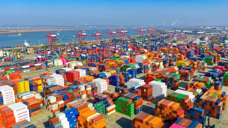 Comércio exterior da China cresce e amplia efeitos na economia global