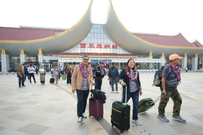 Com novas regras de visto, China ultrapassa 1 milhão de passageiros em tempo recorde