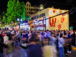 O encanto da Rua Wuyi: quanto mais tarde, mais saborosa