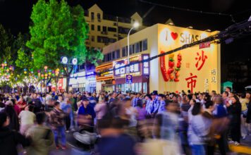 O encanto da Rua Wuyi: quanto mais tarde, mais saborosa