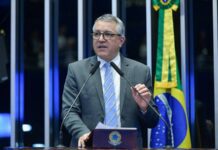 Brasil e China avançam em parceria para modernizar o SUS SUS contará com parceria chinesa para modernização, afirma Alexandre Padilha