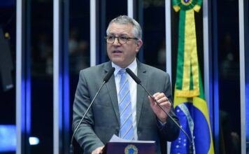 Brasil e China avançam em parceria para modernizar o SUS SUS contará com parceria chinesa para modernização, afirma Alexandre Padilha