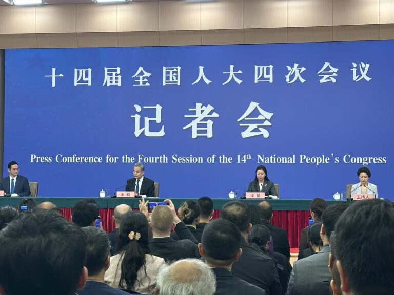 Coletiva diplomática das “Duas Sessões” da China: chanceler Wang Yi responde a temas globais e apresenta novos objetivos da política externa