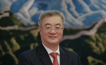 China aponta Brasil como parceiro estratégico em nova fase de crescimento econômico Embaixador chinÊs Zhu Qingqiao afirma que Brasil é parceiro-chave em nova fase de crescimento