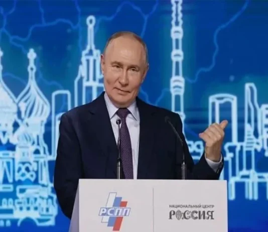 Putin reforça cooperação tecnológica entre países do BRICS e anuncia novo comitê Putin reforça cooperação tecnológica entre países do BRICS e anuncia novo comitê