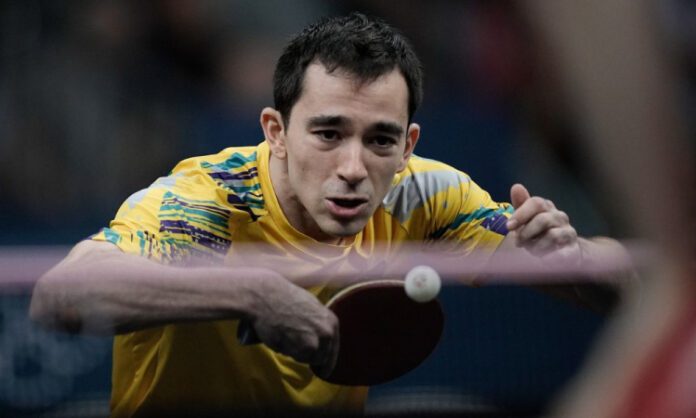Hugo Calderano vence em estreia no WTT Champions