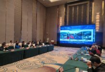 As marés do rio Jingjiang recebem visitantes do mundo inteiro; os sabores de Chu espalham fragrâncias e criam laços globais