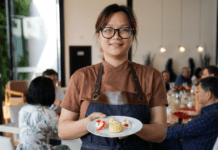 Comida como oferenda, mas para “deuses” humanos Comida como oferenda, mas para “deuses” humanos