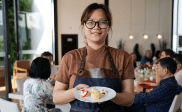 Comida como oferenda, mas para “deuses” humanos Comida como oferenda, mas para “deuses” humanos