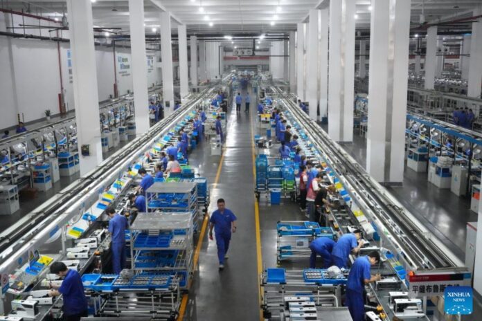 Investimentos em manufatura avançada e IA crescem mais de 59% na China