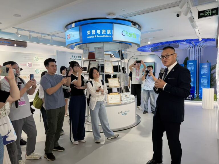Ano inicial observa a China · Porto de Livre Comércio Aberto: dados transfronteiriços conectam o mundo