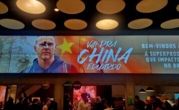 “Vai pra China, Eduardo!”