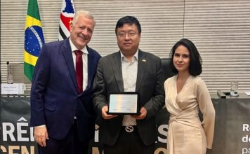 Chinarte recebe o Prêmio de Contribuição iBRICS+ em cerimônia na Assembleia Legislativa de São Paulo