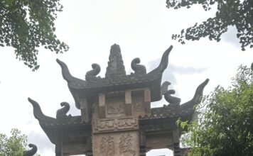 Milenar Zhaohua renova seu turismo cultural e atrai visitantes de todas as partes
