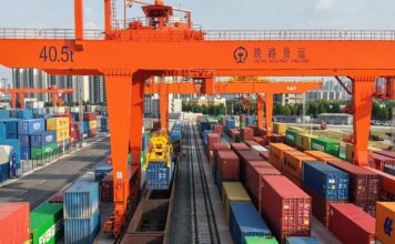 Uma única declaração e liberação direta no porto: novo modelo de transporte ferroviário-marítimo de Xuzhou acelera o comércio exterior